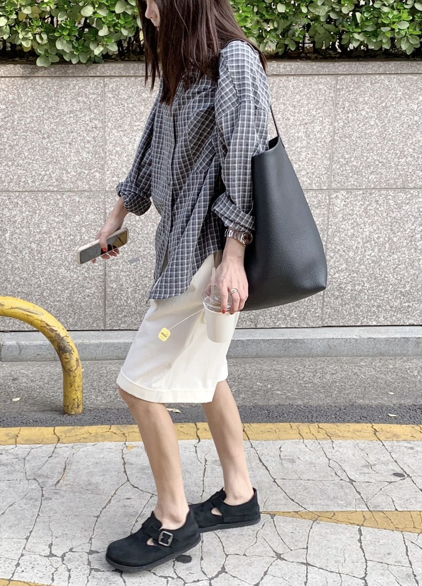 COURGETTE韓國直郵女裝新款推薦休閑時尚人氣熱賣襯衫蕾絲衫COURGETTE襯衫/蕾絲衫