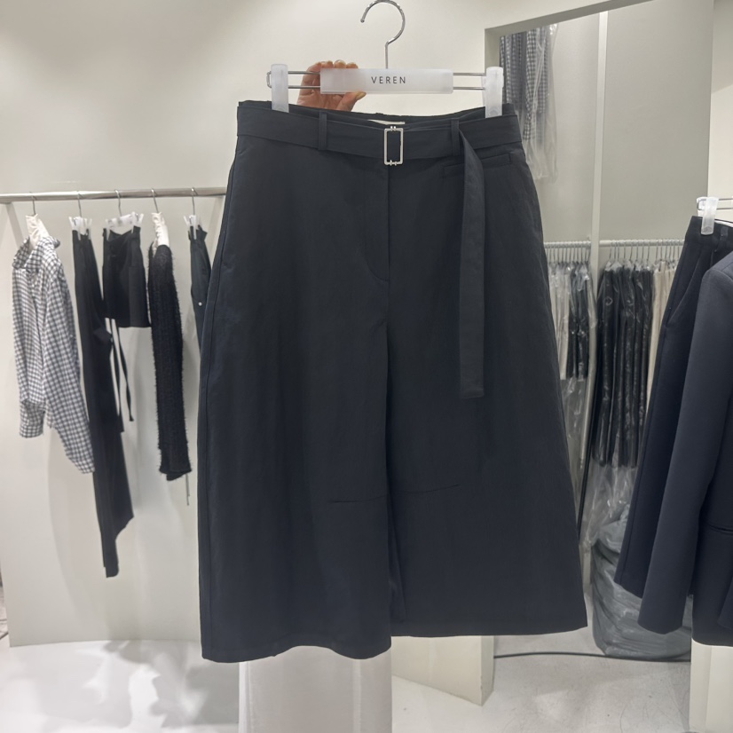 VEREN韓國東大門代購女裝新品時尚26春夏職業熱賣短褲含腰帶VEREN短褲圖色2