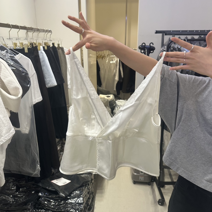 OUTFIT韓國直郵實拍女裝新品26春夏推薦人氣職業吊帶背心OUTFIT吊帶/背心圖色2