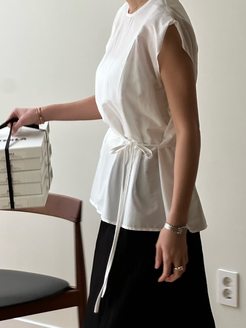 LE VASE韓國東大門直郵女裝新款時尚休閑襯衫蕾絲衫含腰繩LE VASE襯衫/蕾絲衫