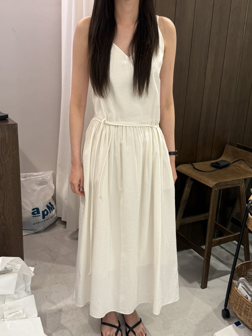 LEGACY韓國直郵女士新品推薦職業休閑人氣時尚26春夏連衣裙V領LEGACY連衣裙圖色1