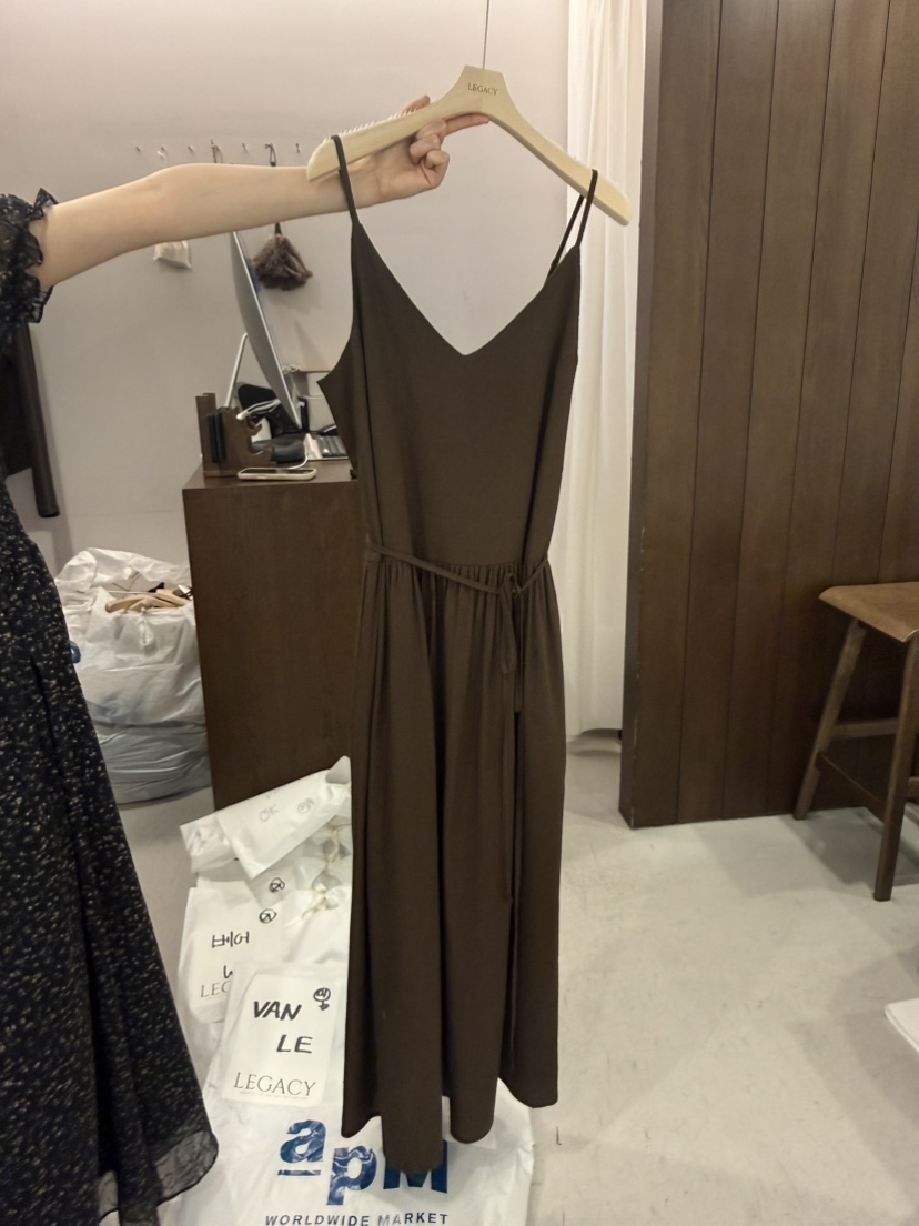 LEGACY韓國直郵女士新品推薦職業休閑人氣時尚26春夏連衣裙V領LEGACY連衣裙圖色2