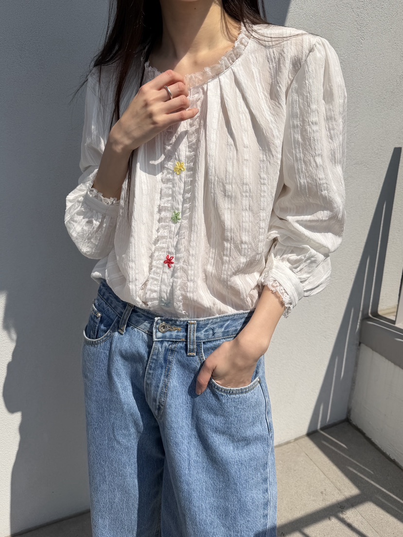 LE AVE韓國直郵女士新款推薦熱賣人氣休閑襯衫蕾絲衫刺繡LE AVE襯衫/蕾絲衫