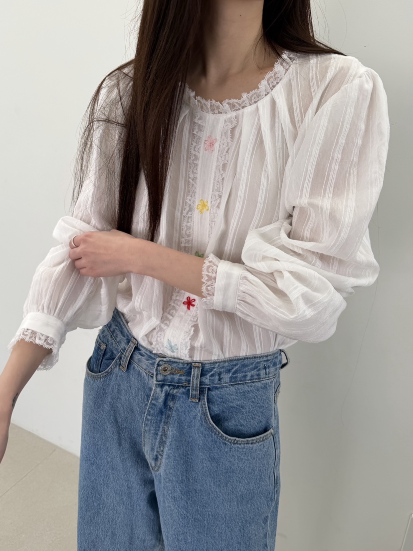 LE AVE韓國直郵女士新款推薦熱賣人氣休閑襯衫蕾絲衫刺繡LE AVE襯衫/蕾絲衫