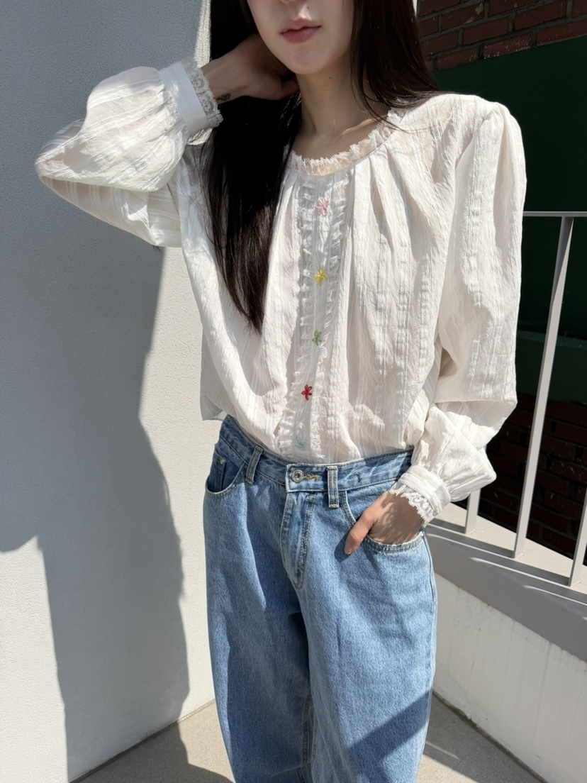 LE AVE韓國直郵女士新款推薦熱賣人氣休閑襯衫蕾絲衫刺繡LE AVE襯衫/蕾絲衫