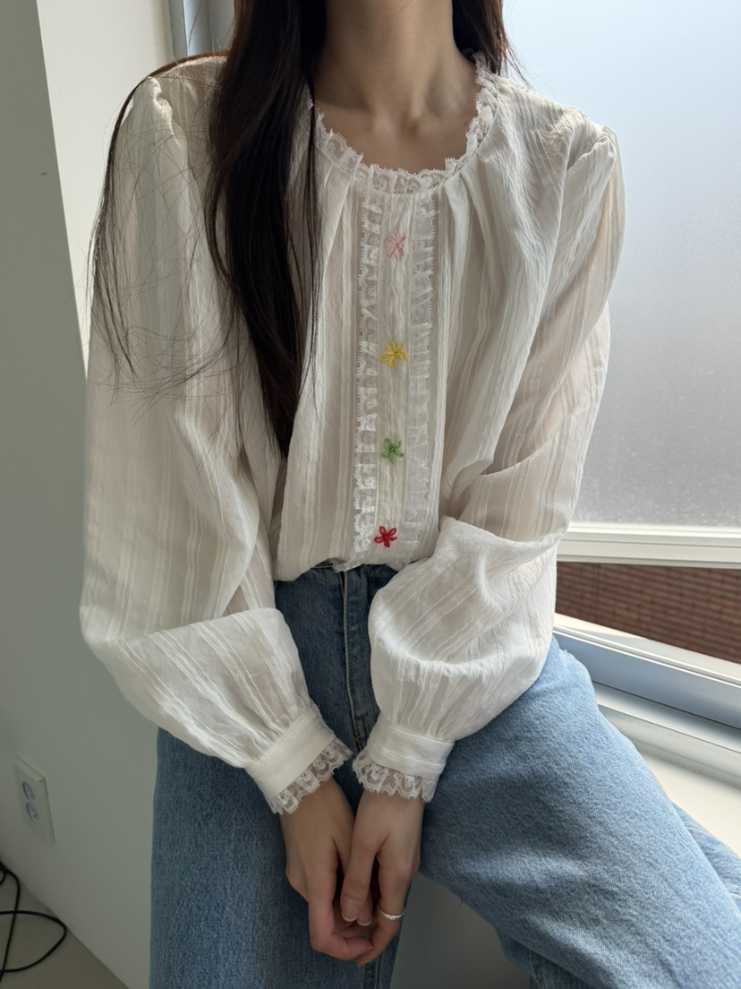 LE AVE韓國直郵女士新款推薦熱賣人氣休閑襯衫蕾絲衫刺繡LE AVE襯衫/蕾絲衫