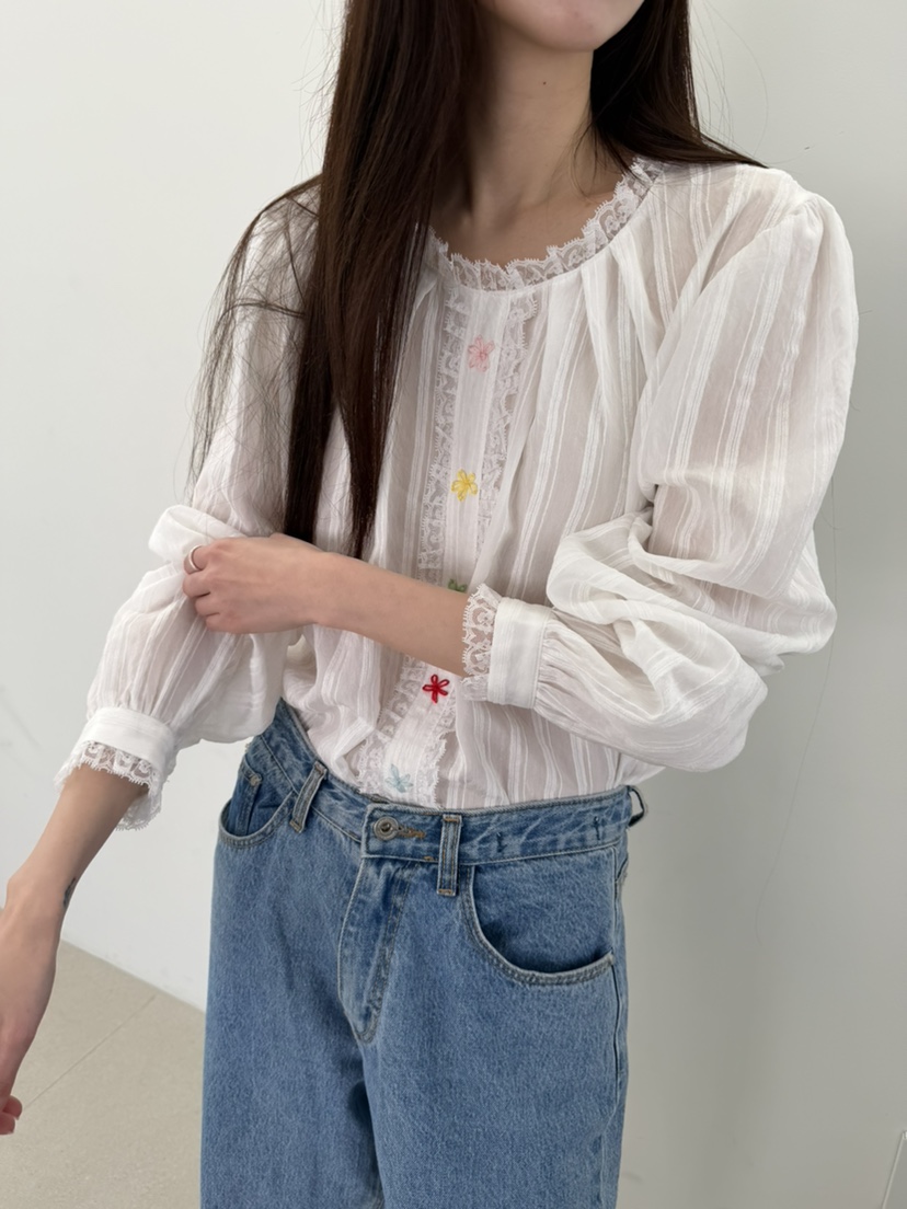 LE AVE韓國直郵女士新款推薦熱賣人氣休閑襯衫蕾絲衫刺繡LE AVE襯衫/蕾絲衫