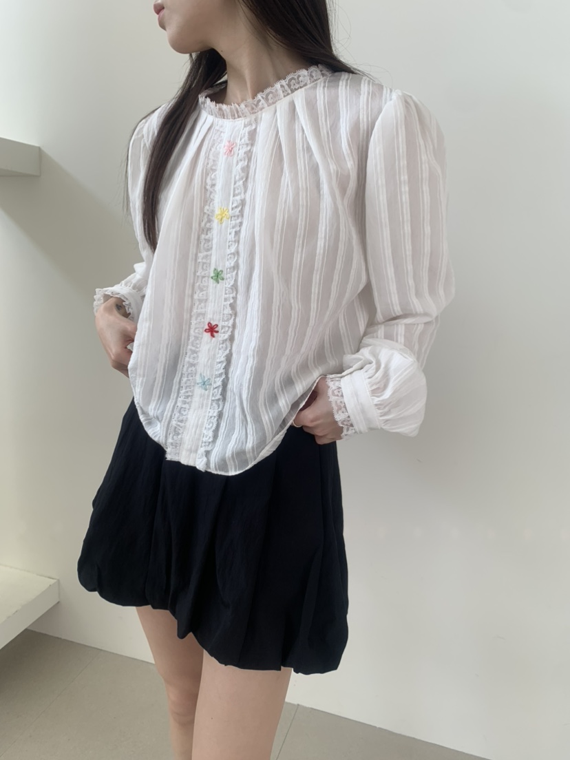 LE AVE韓國直郵女士新款推薦熱賣人氣休閑襯衫蕾絲衫刺繡LE AVE襯衫/蕾絲衫