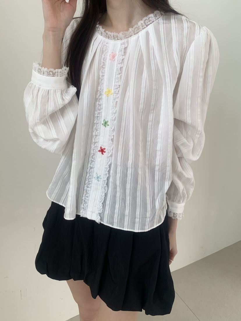 LE AVE韓國直郵女士新款推薦熱賣人氣休閑襯衫蕾絲衫刺繡LE AVE襯衫/蕾絲衫