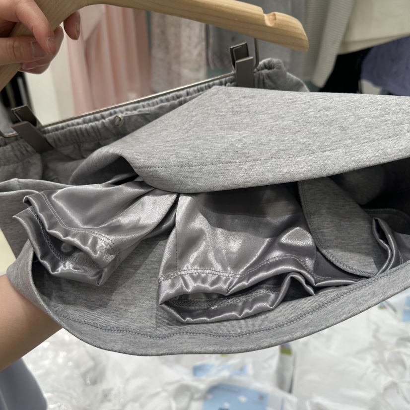 OURMOMENT韓國東大門直郵女士新款休閑時尚26春夏職業裙褲OURMOMENT裙褲