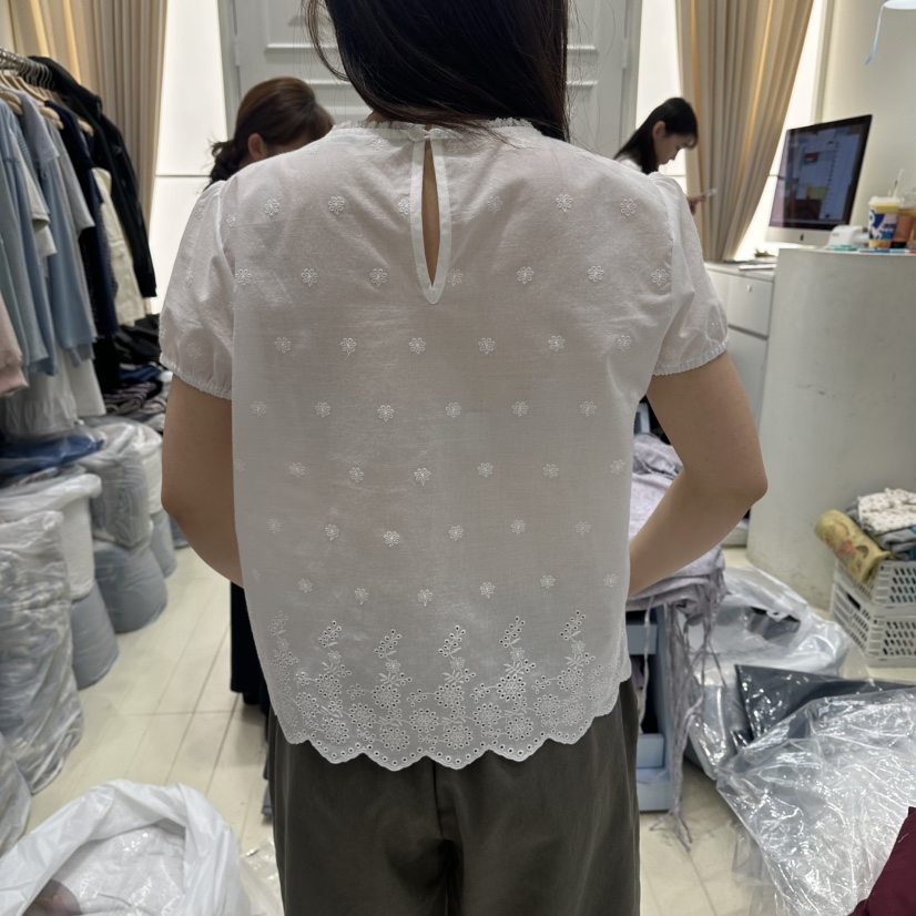 OURMOMENT韓國直郵女士新款時尚職業人氣26春夏襯衫蕾絲衫OURMOMENT襯衫/蕾絲衫