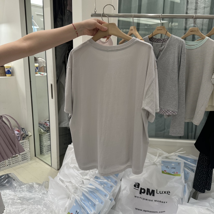 OURMOMENT韓國東大門直郵女士新款推薦休閑熱賣職業26春夏T恤OURMOMENTT恤