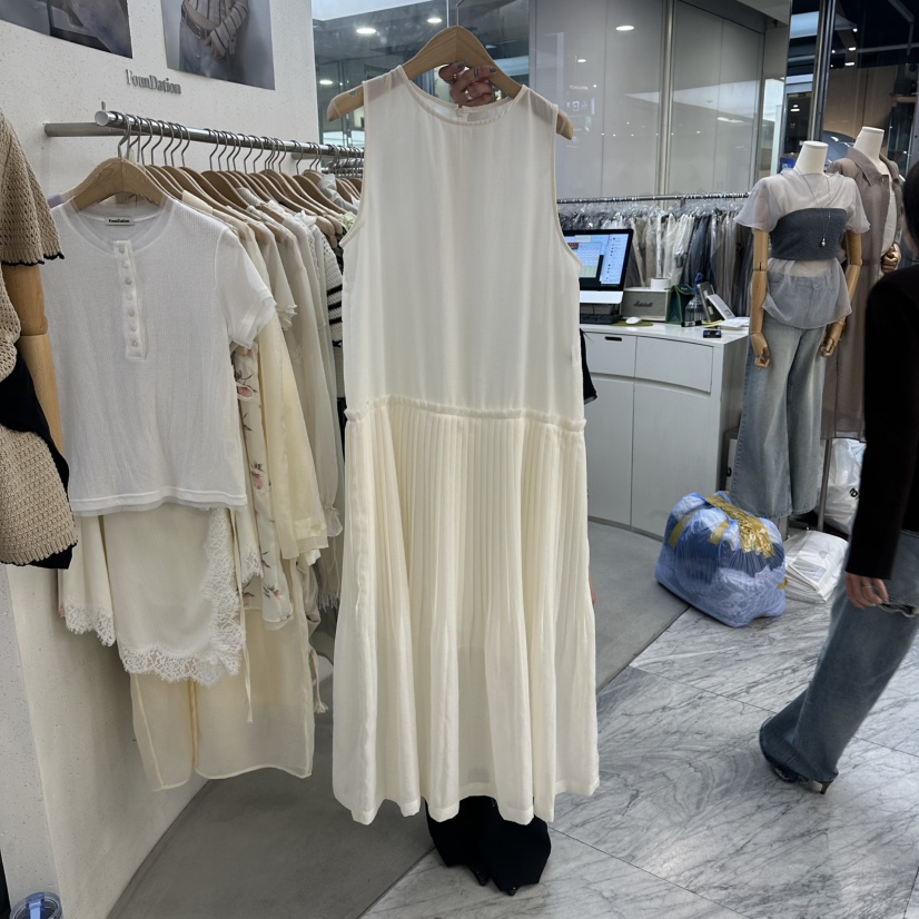 FOUNDATION韓國直郵實拍女裝新品26春夏推薦時尚熱賣連衣裙FOUNDATION連衣裙圖色1