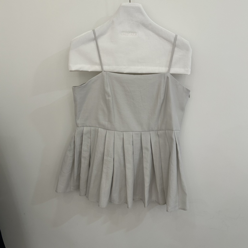 OVERTAKE韓國代購女裝新品26春夏推薦時尚職業吊帶背心褶裥OVERTAKE吊帶/背心圖色2