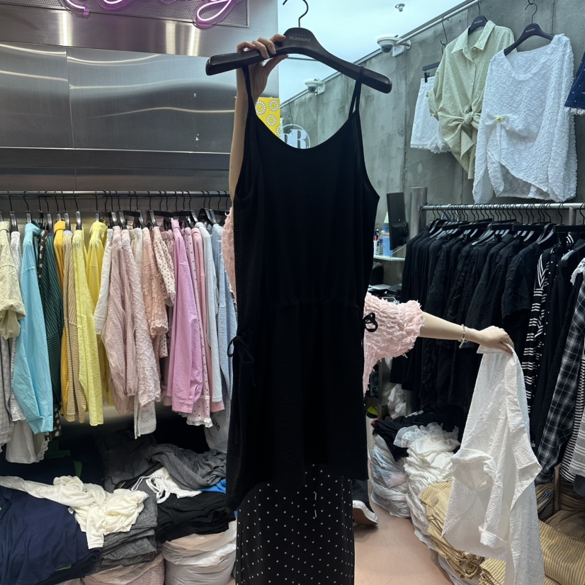 RUNWAY-런웨이韓國東大門直郵女裝新品熱賣時尚休閑連衣裙RUNWAY連衣裙圖色2