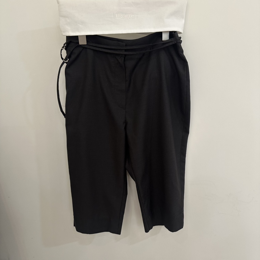 OVERTAKE韓國代購女士新款26春夏休閑時尚人氣短褲含腰帶OVERTAKE短褲圖色1墨色