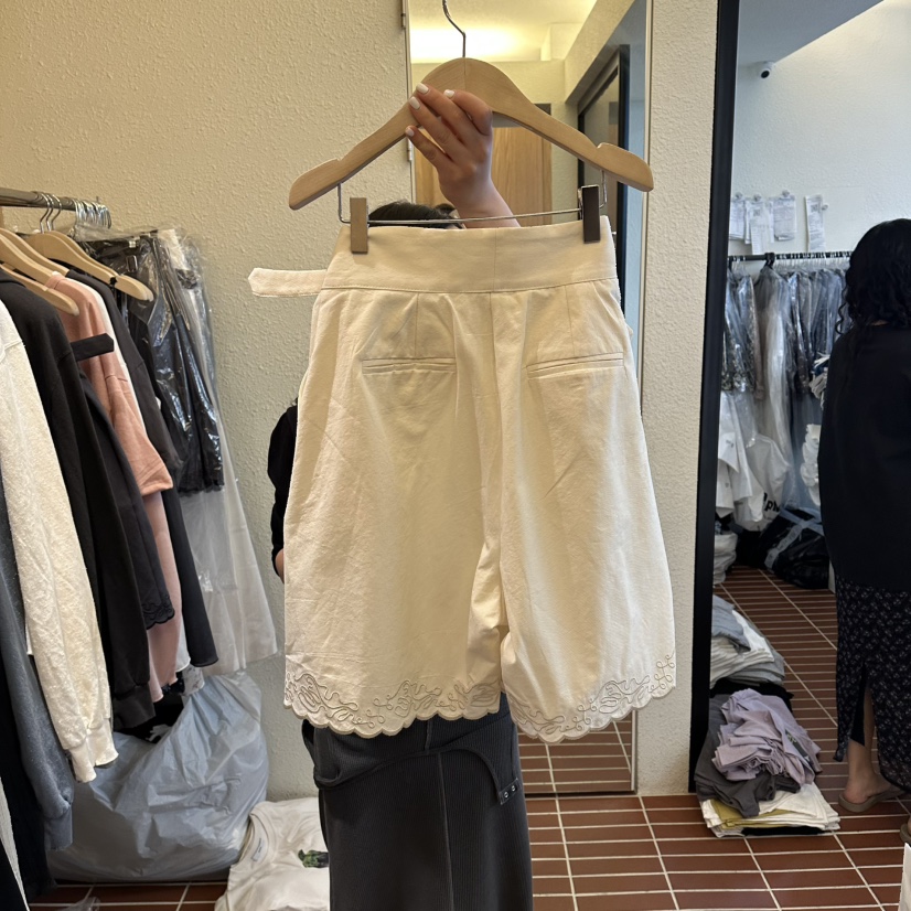 CHOI-L韓國直郵實拍女裝新品人氣推薦職業熱賣休閑短褲刺繡CHOI短褲