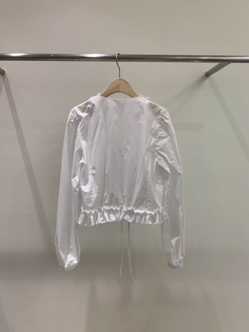 ZITTEN韓國直郵實拍女裝新品時尚推薦熱賣襯衫蕾絲衫荷葉邊ZITTEN襯衫/蕾絲衫