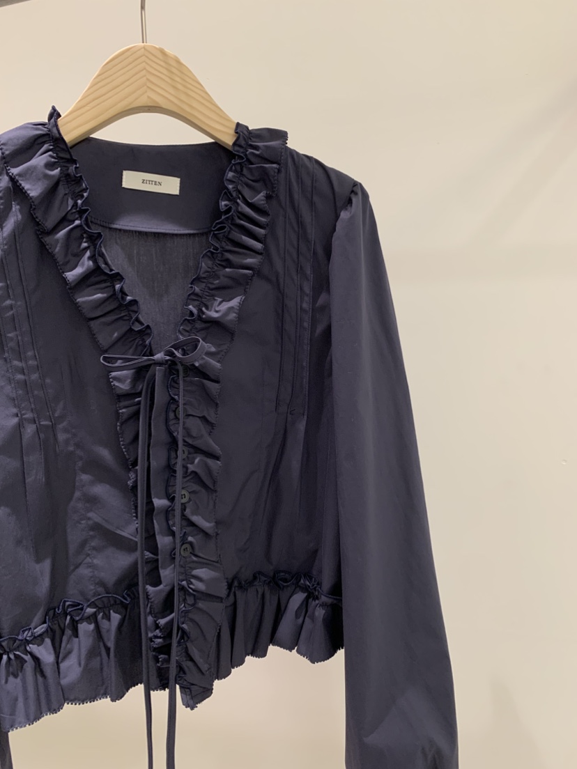 ZITTEN韓國直郵實拍女裝新品時尚推薦熱賣襯衫蕾絲衫荷葉邊ZITTEN襯衫/蕾絲衫