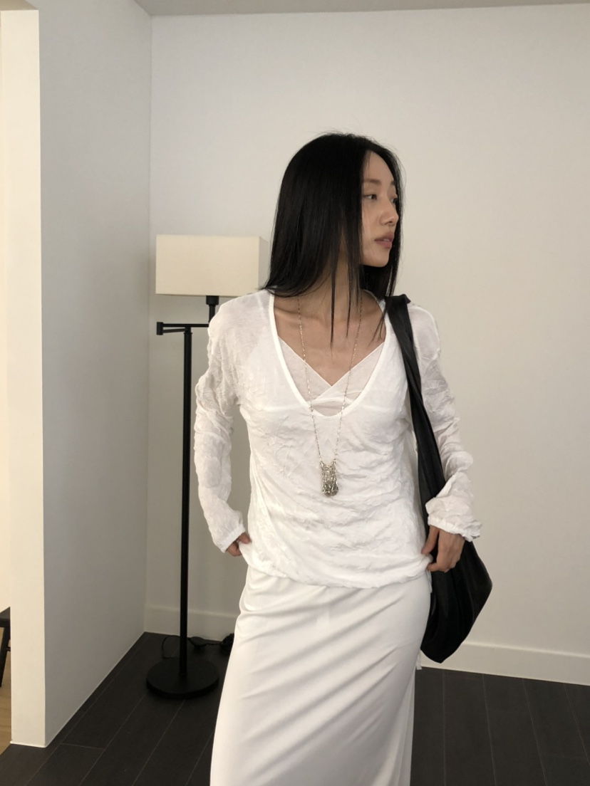 TORRE韓國直郵女士新品推薦休閑時尚人氣長袖T恤不含內搭V領TORRE長袖T恤