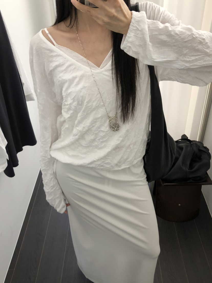 TORRE韓國直郵女士新品推薦休閑時尚人氣長袖T恤不含內搭V領TORRE長袖T恤