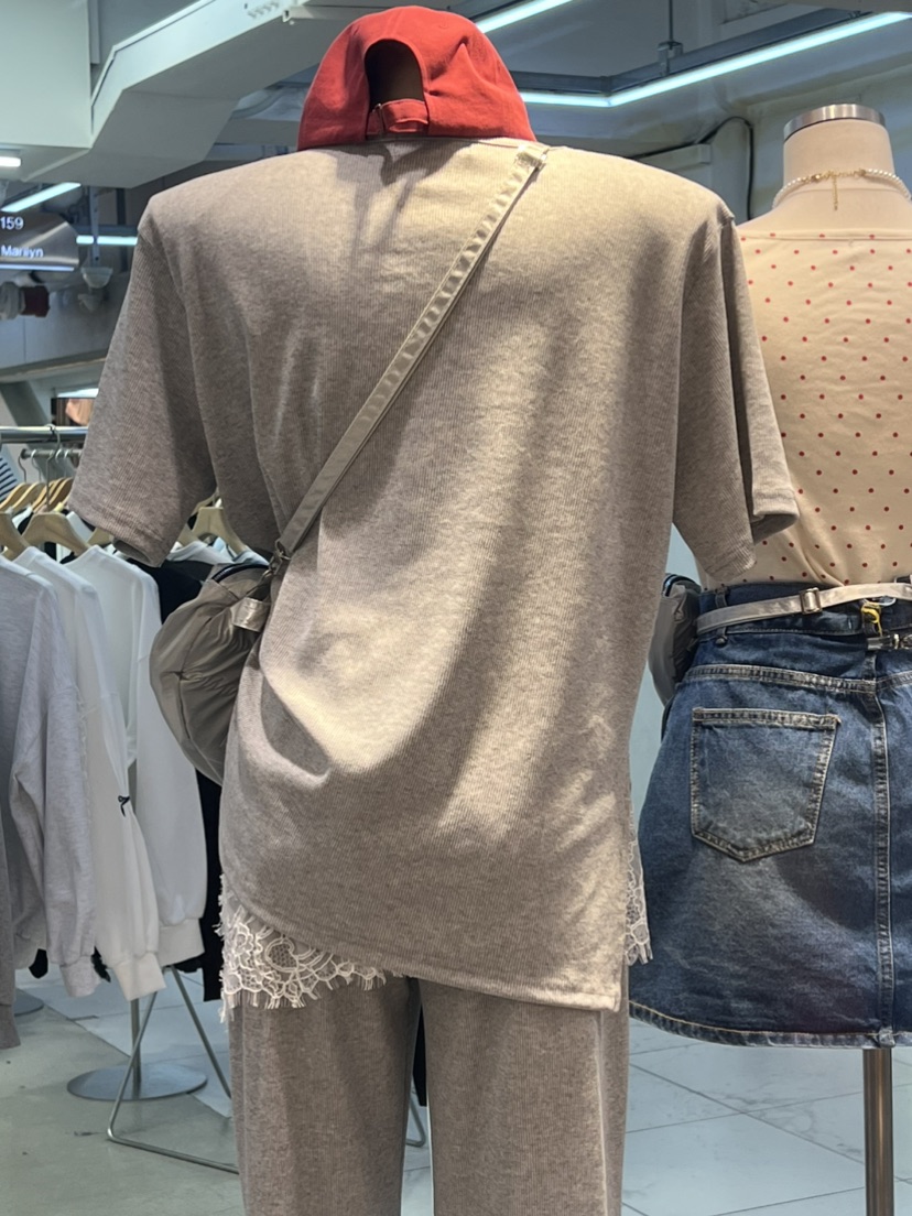 BLUE BANANA韓國代購女士新款推薦人氣休閑職業T恤不含項鏈BLUE BANANAT恤