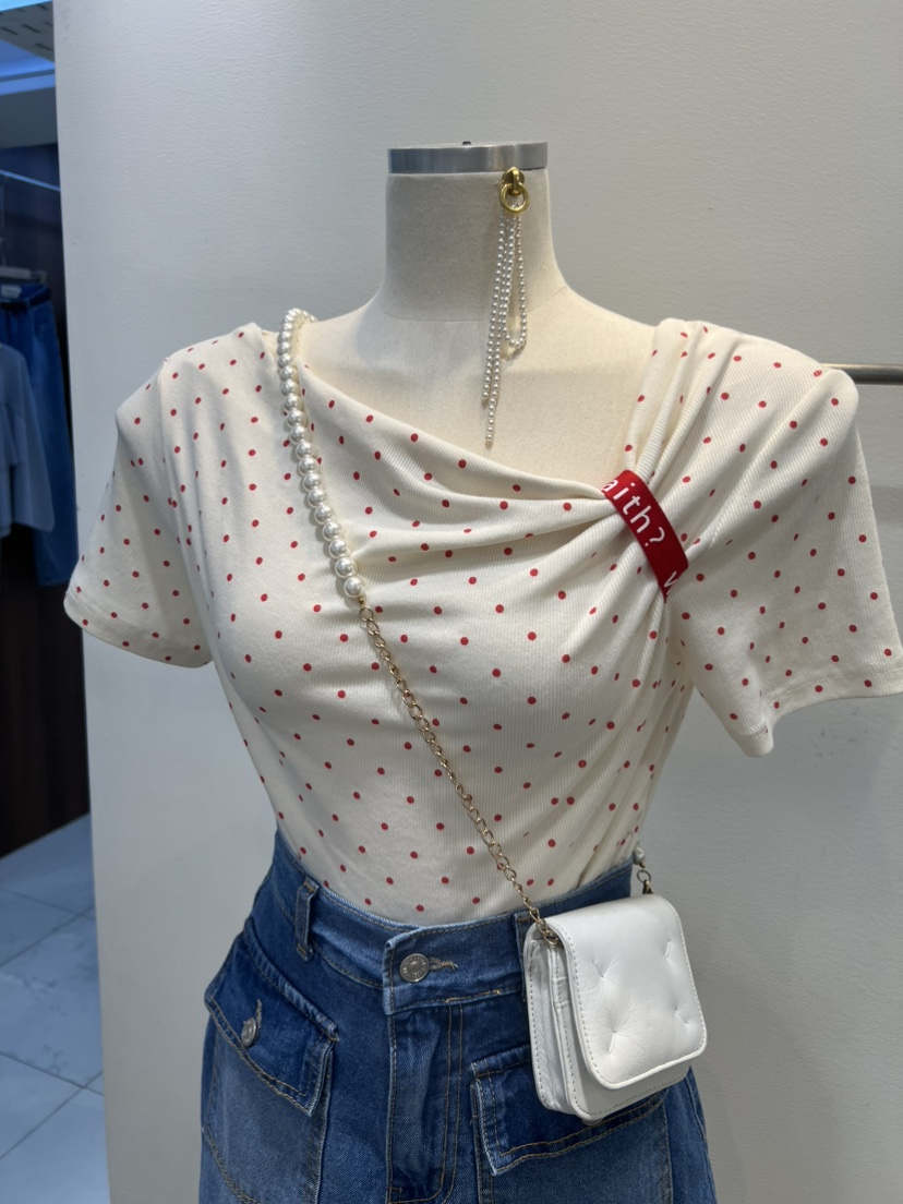 BLUE BANANA韓國東大門代購女裝新款推薦熱賣T恤不含項鏈BLUE BANANAT恤