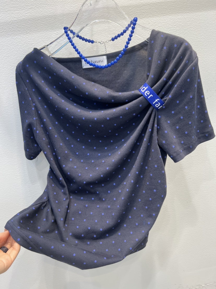 BLUE BANANA韓國東大門代購女裝新款推薦熱賣T恤不含項鏈BLUE BANANAT恤圖色2