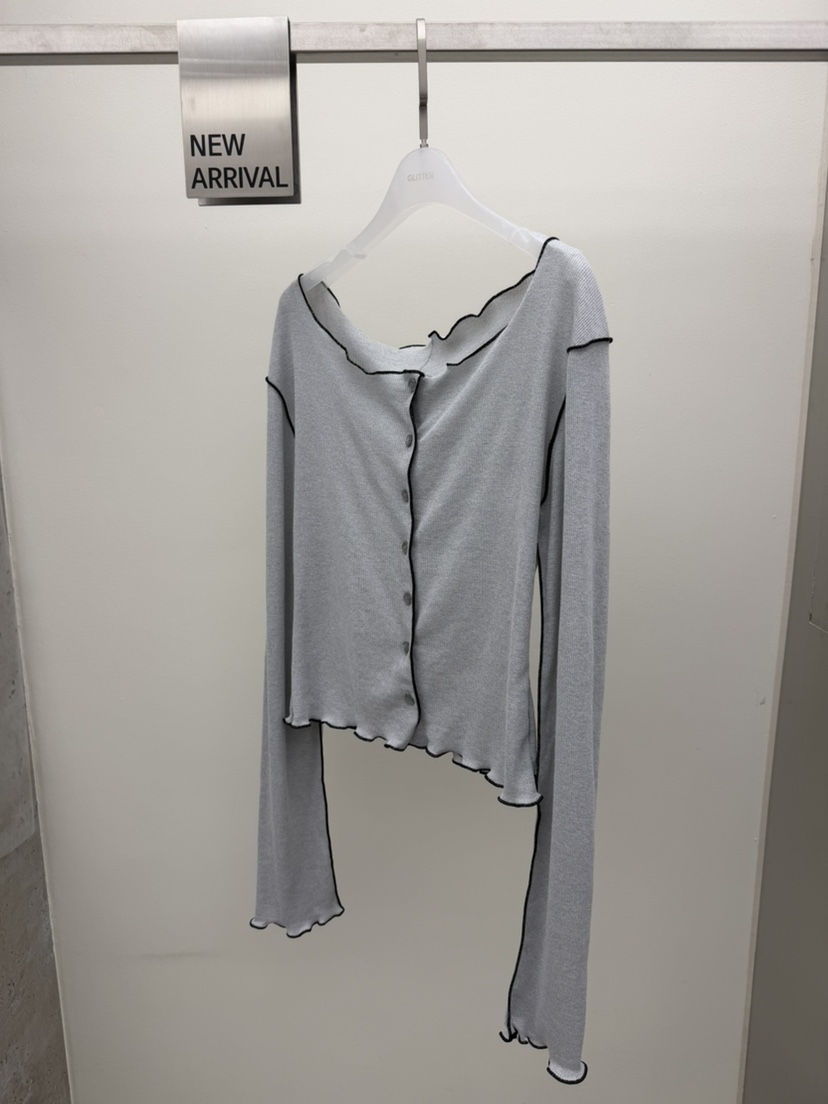 GLITTER韓國東大門直郵女裝新品人氣26春夏熱賣休閑長袖T恤GLITTER長袖T恤圖色2