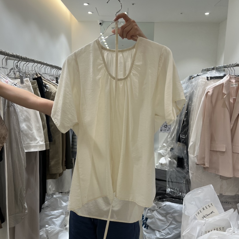 THE REST韓國代購女士新款熱賣職業推薦襯衫蕾絲衫天絲褶皺THE REST/UNNOEUD襯衫/蕾絲衫圖色1