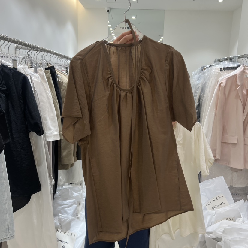 THE REST韓國代購女士新款熱賣職業推薦襯衫蕾絲衫天絲褶皺THE REST/UNNOEUD襯衫/蕾絲衫圖色2