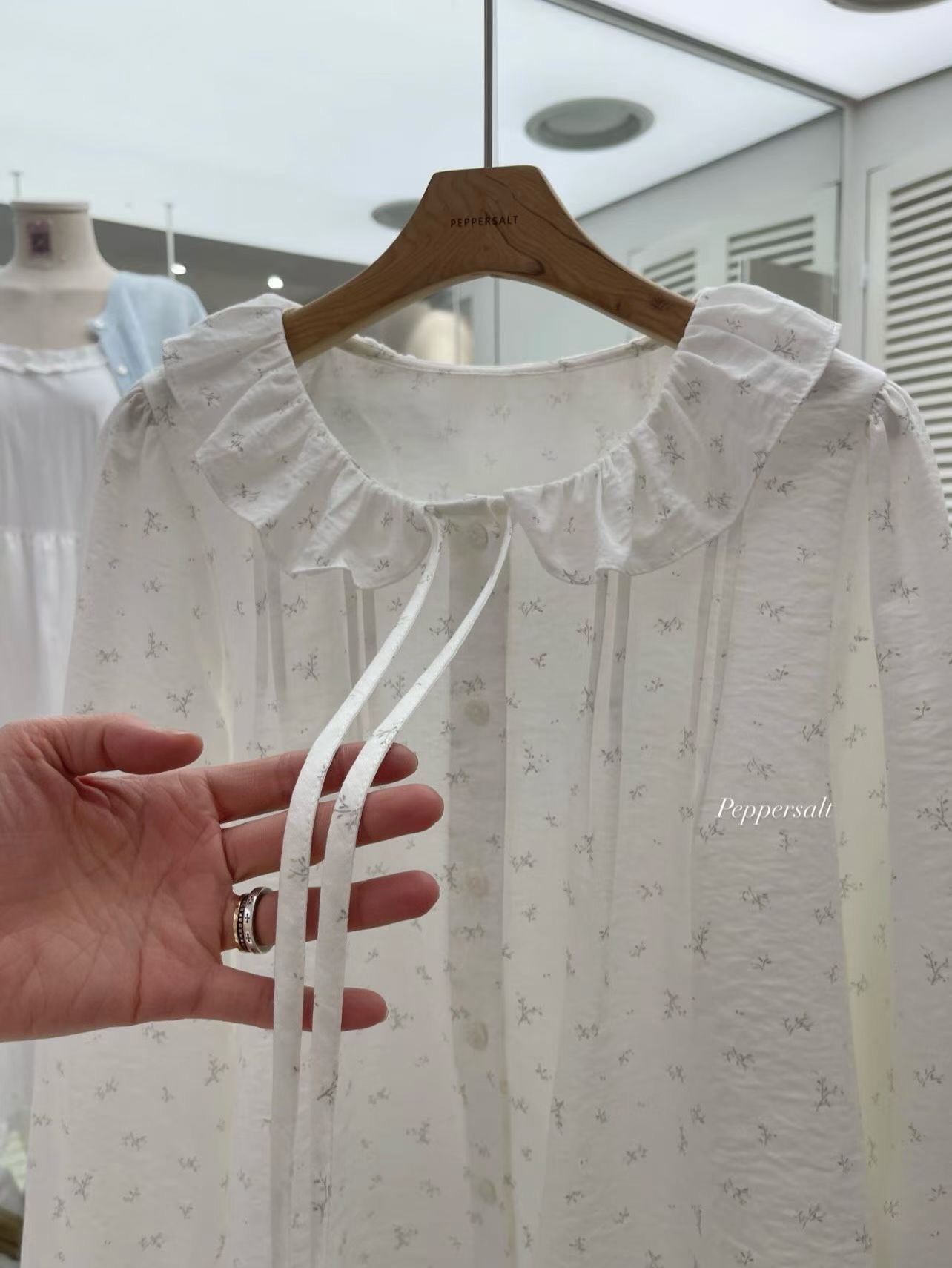 PEPPER 페페韓國代購女士新品熱賣人氣26春夏襯衫蕾絲衫PEPPER-SEOUL襯衫/蕾絲衫