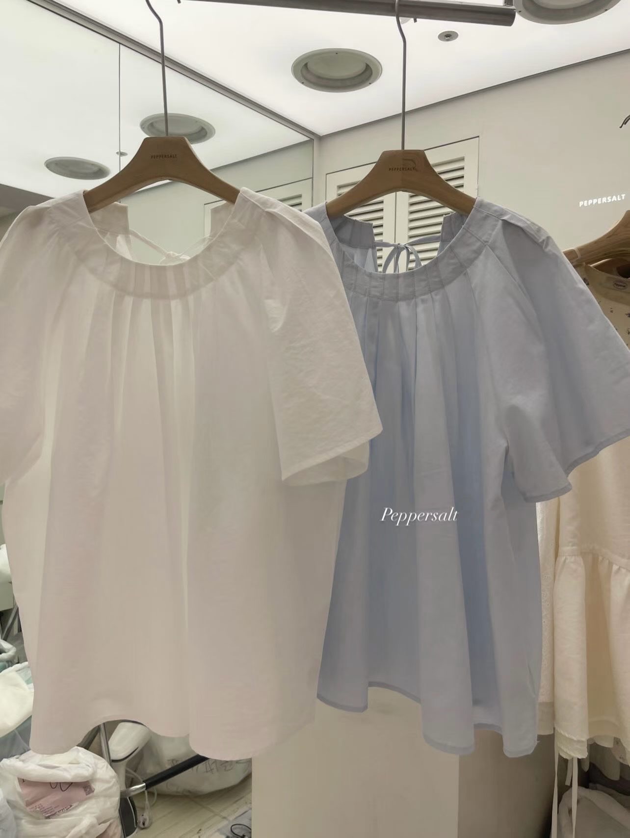 PEPPER 페페韓國直郵女裝新品真品人氣時尚推薦襯衫蕾絲衫PEPPER-SEOUL襯衫/蕾絲衫