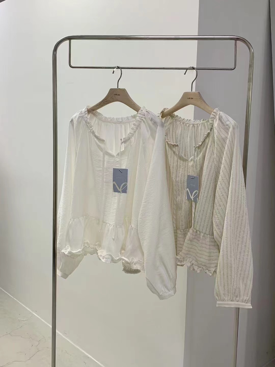 MELLOUNGE-멜라운지-T韓國代購女士新品真品襯衫蕾絲衫MELLOUNGE-2件起襯衫/蕾絲衫