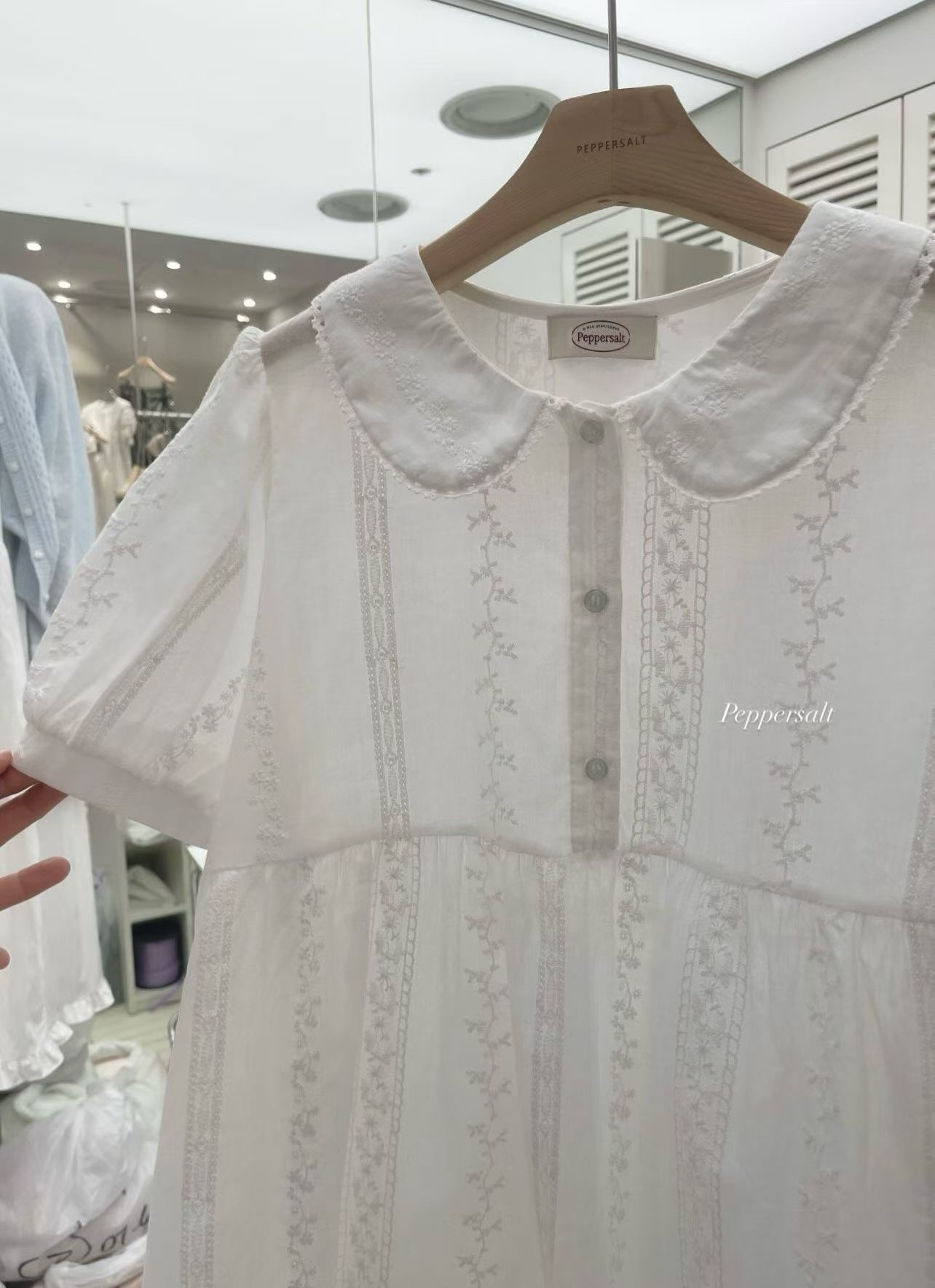 PEPPER 페페韓國代購女裝新品真品人氣休閑職業襯衫蕾絲衫PEPPER-SEOUL襯衫/蕾絲衫