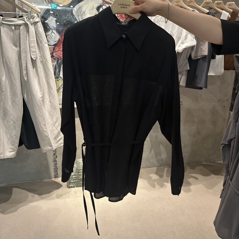 LAMAGIEPIE/LAMAGIE GREY韓國代購女裝新款職業襯衫蕾絲衫含腰繩LAMAGIEPIE/LAMAGIE GREY襯衫/蕾絲衫圖色2黑色