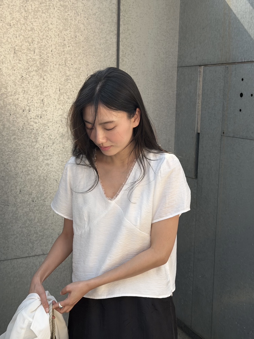 AMY GRACE-A韓國直郵女士新品真品人氣職業26春夏襯衫蕾絲衫AMY GRACE-A襯衫/蕾絲衫