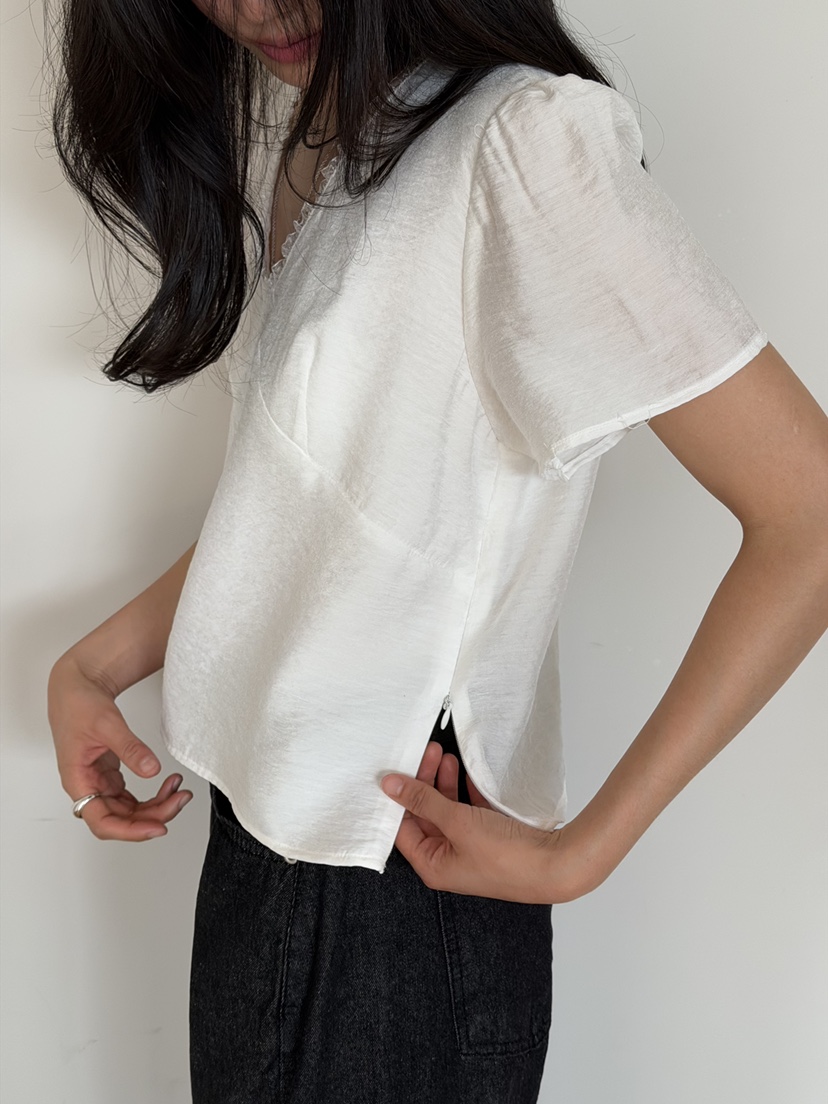 AMY GRACE-A韓國直郵女士新品真品人氣職業26春夏襯衫蕾絲衫AMY GRACE-A襯衫/蕾絲衫