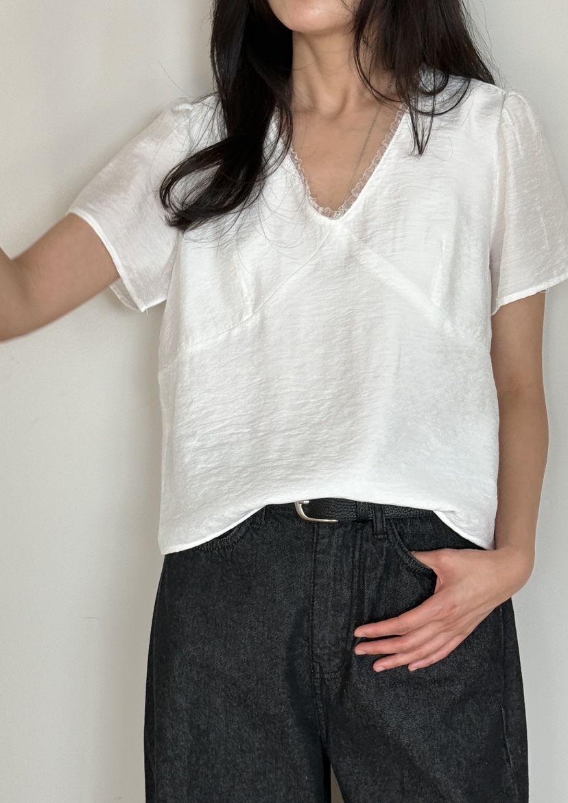 AMY GRACE-A韓國直郵女士新品真品人氣職業26春夏襯衫蕾絲衫AMY GRACE-A襯衫/蕾絲衫