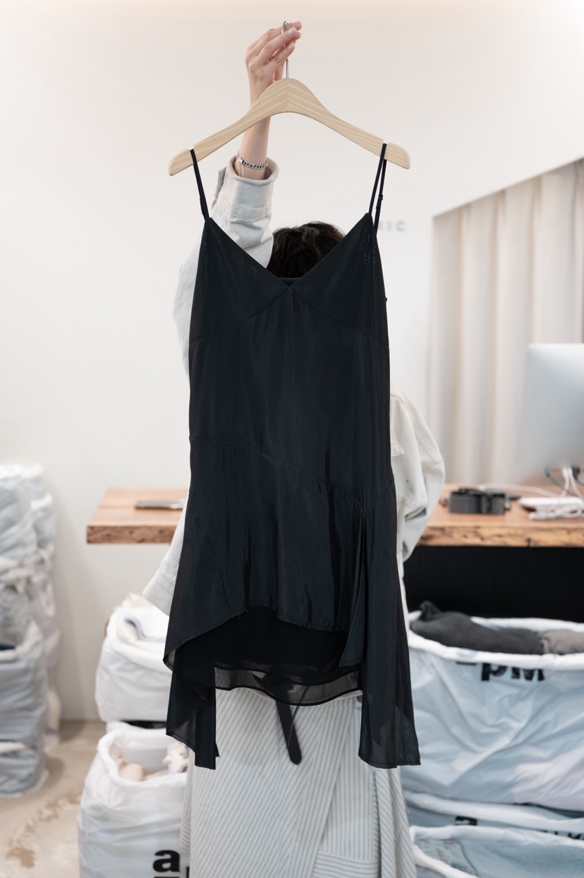 FRIC韓國直郵實拍女士新款推薦人氣時尚26春夏職業連衣裙FRIC連衣裙圖色2