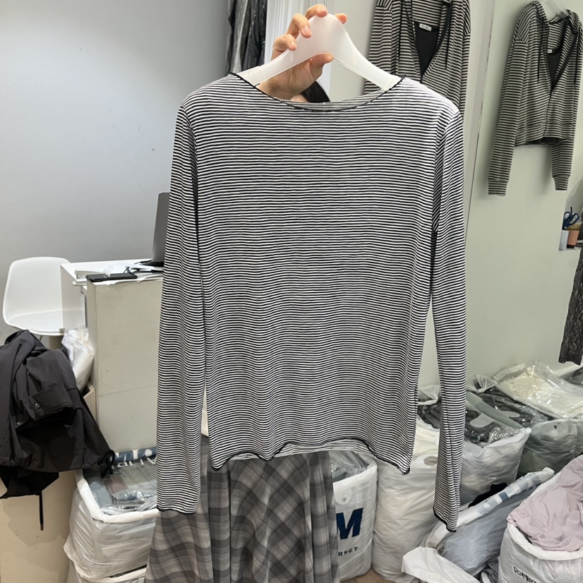 AUBE韓國東大門直郵女裝新款人氣熱賣推薦時尚長袖T恤兩面穿AUBE長袖T恤圖色2