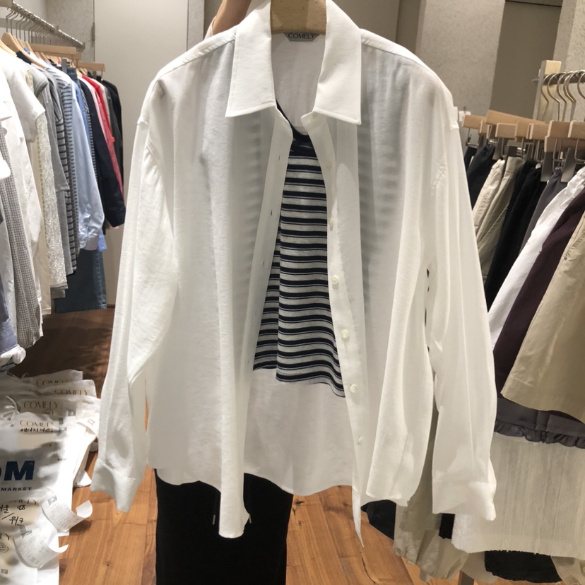 COMELY韓國東大門直郵女裝新品推薦襯衫蕾絲衫不含內搭莫代爾COMELY襯衫/蕾絲衫圖色1