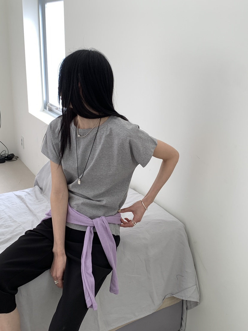 B_GARDER韓國代購女裝新品時尚休閑熱賣推薦職業T恤不含項鏈B.GARDERT恤