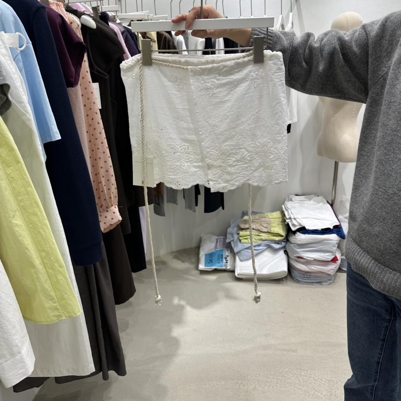 INNI韓國東大門代購女裝新款時尚職業熱賣休閑推薦人氣短裙inni短裙