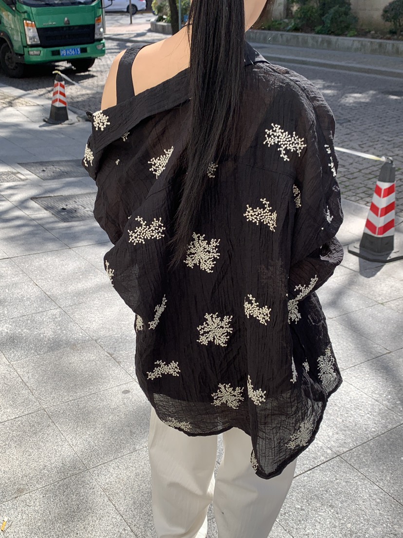 B_GARDER韓國東大門直郵女士新品推薦職業襯衫蕾絲衫刺繡B.GARDER襯衫/蕾絲衫