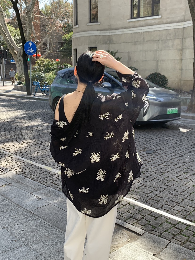 B_GARDER韓國東大門直郵女士新品推薦職業襯衫蕾絲衫刺繡B.GARDER襯衫/蕾絲衫