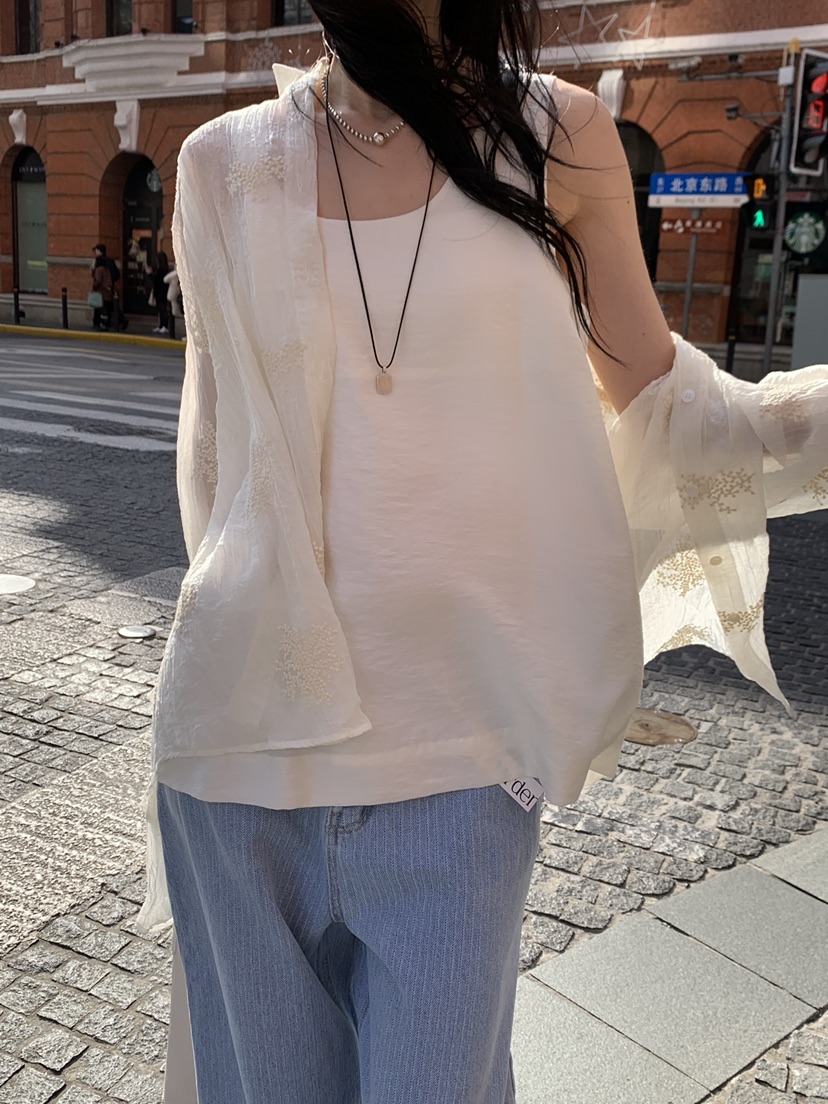 B_GARDER韓國東大門直郵女士新品推薦職業襯衫蕾絲衫刺繡B.GARDER襯衫/蕾絲衫