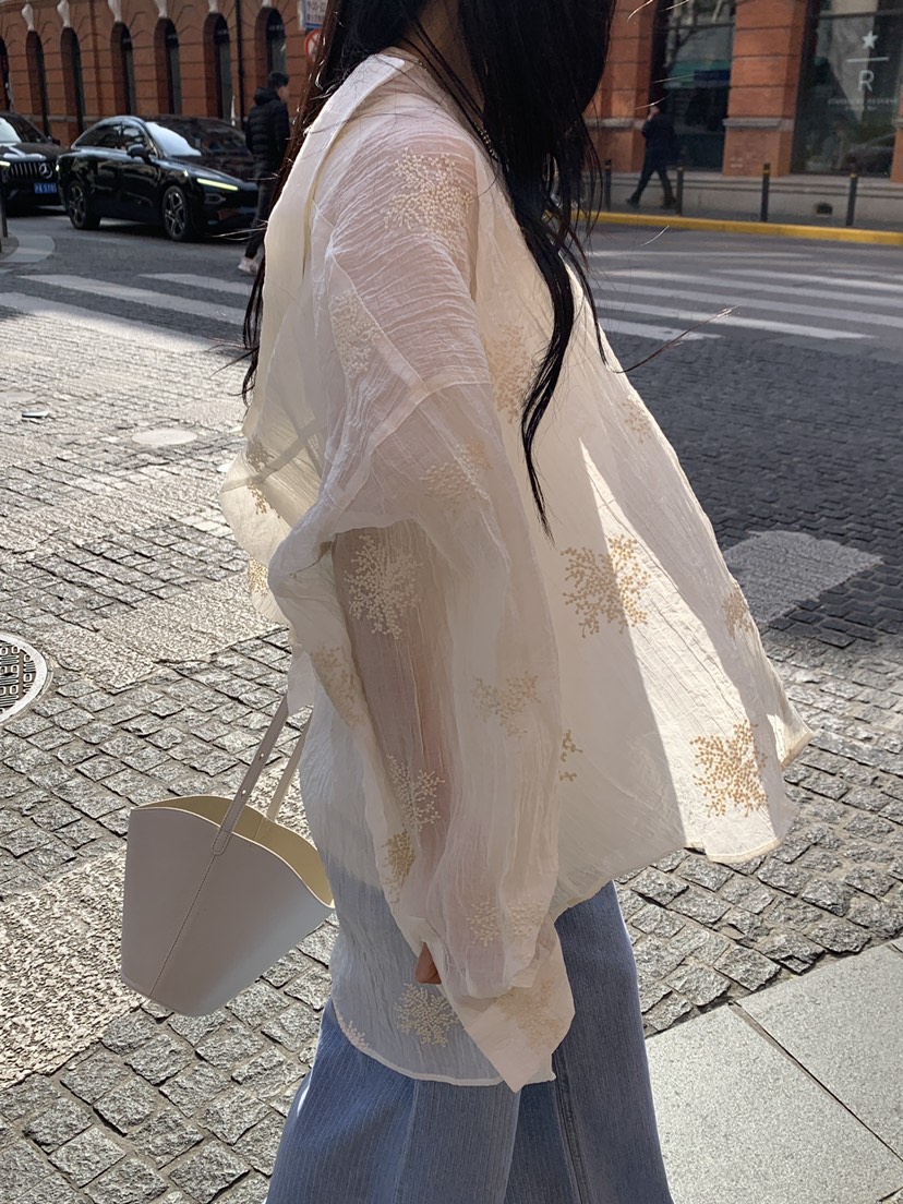 B_GARDER韓國東大門直郵女士新品推薦職業襯衫蕾絲衫刺繡B.GARDER襯衫/蕾絲衫