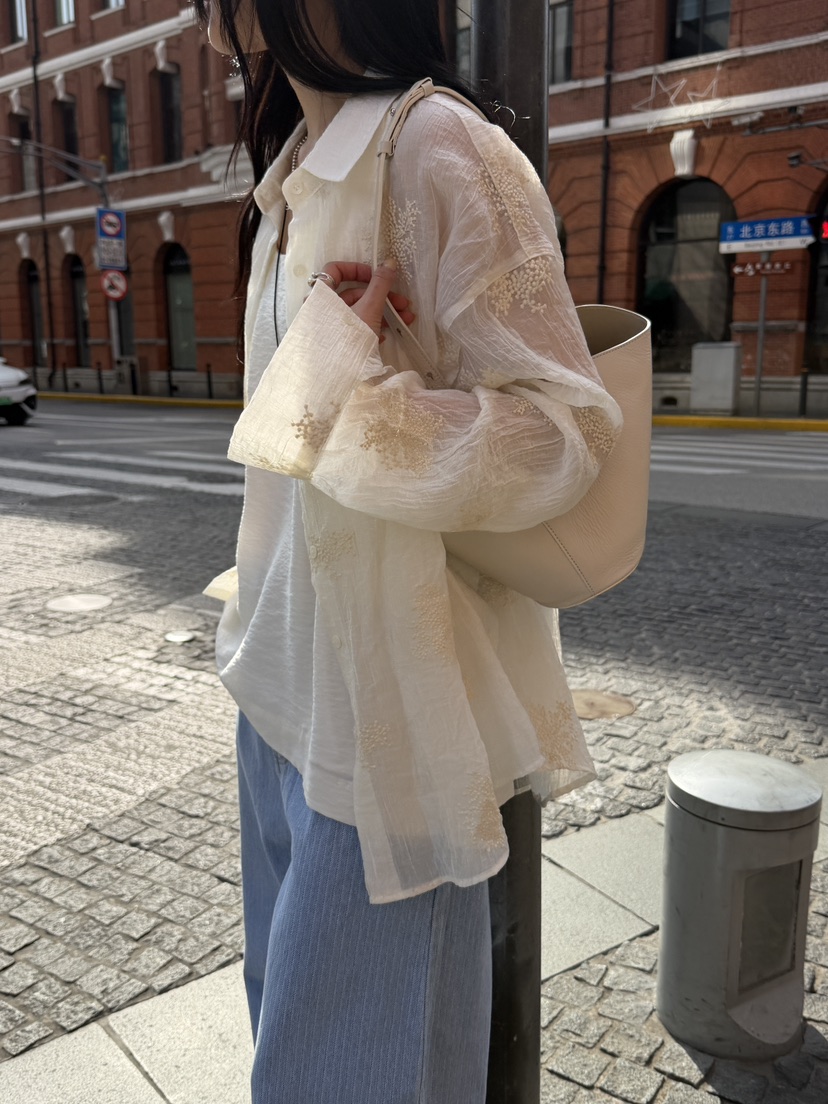 B_GARDER韓國東大門直郵女士新品推薦職業襯衫蕾絲衫刺繡B.GARDER襯衫/蕾絲衫