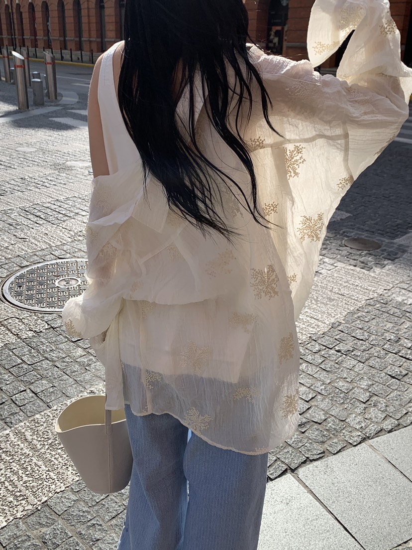 B_GARDER韓國東大門直郵女士新品推薦職業襯衫蕾絲衫刺繡B.GARDER襯衫/蕾絲衫